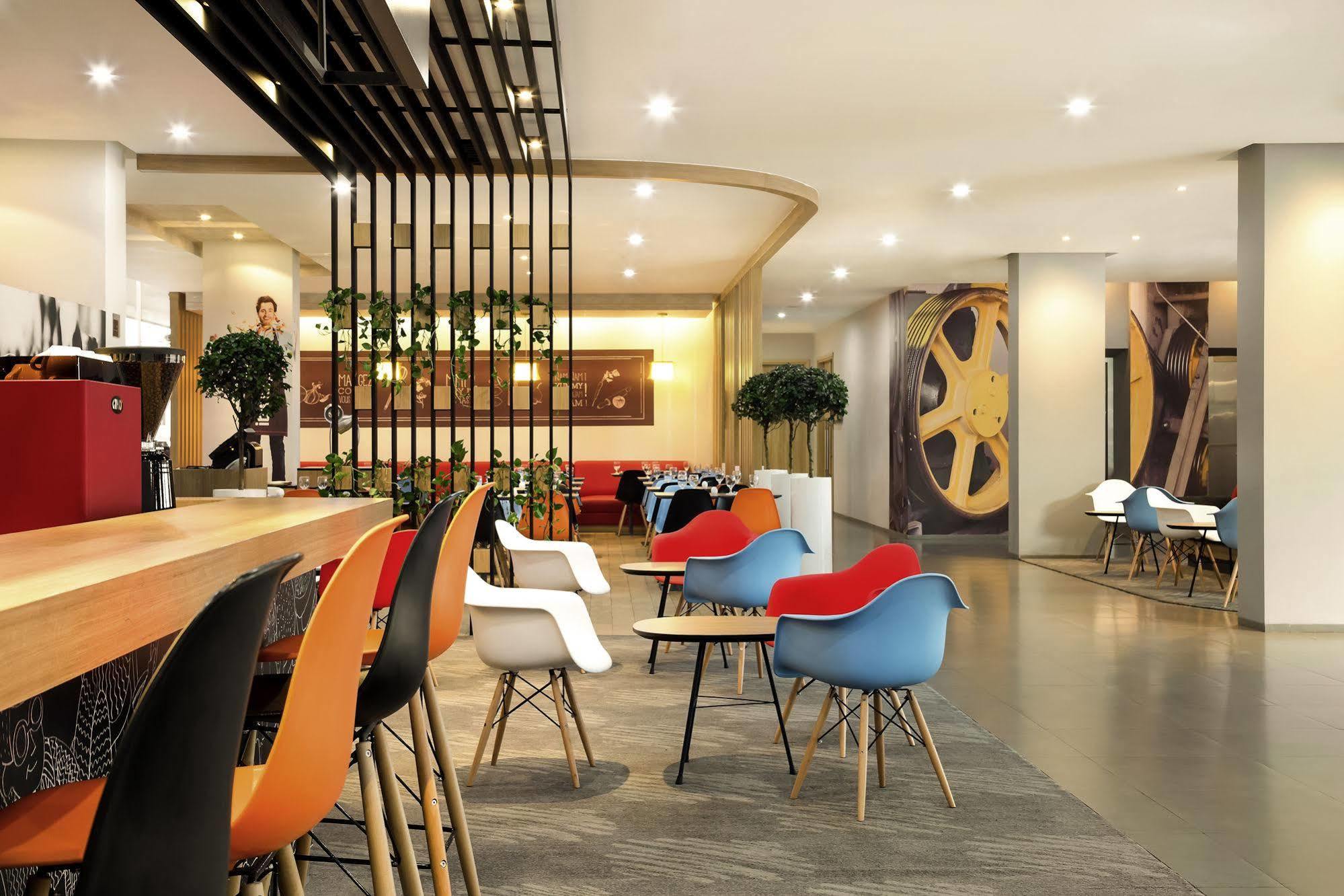 Отель Ibis Bandung Pasteur Экстерьер фото